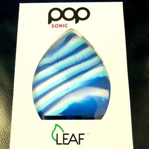 Pop Sonic Leaf facial cleansing device BRAND NEW
